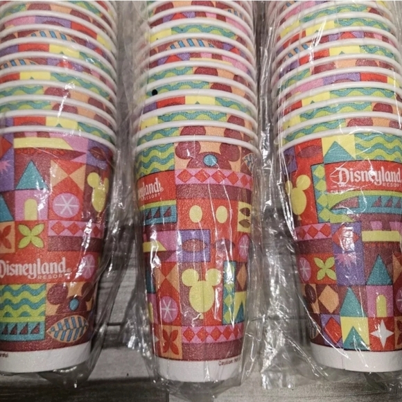 Disneyland Resort Disney Mickey Dixie Perfectouch Paper Hot Cups 16oz Pack Of 50 - Picture 4 of 7